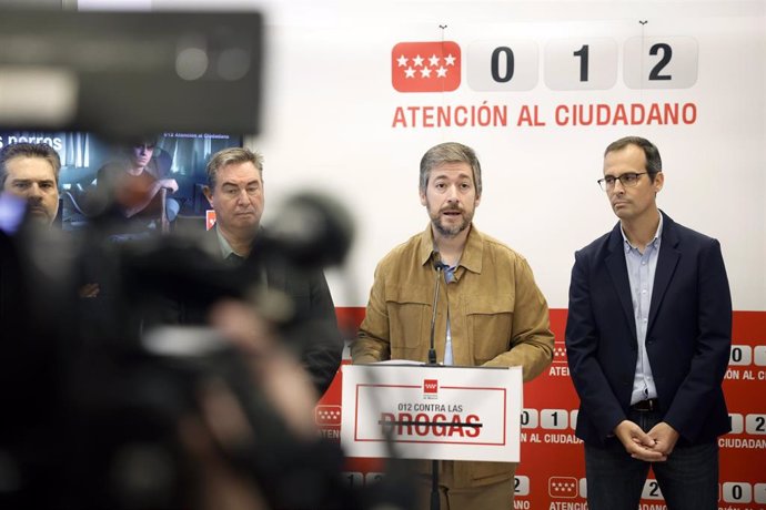 El consejero de Presidencia, Justicia y Administración Local, Miguel Ángel García Martín, presenta el nuevo servicio 012 Contra las Drogas.