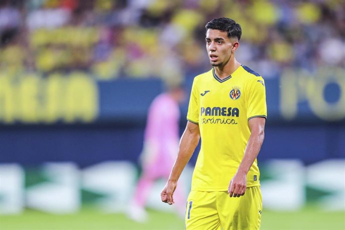 Ilias Akhomach con el Villarreal