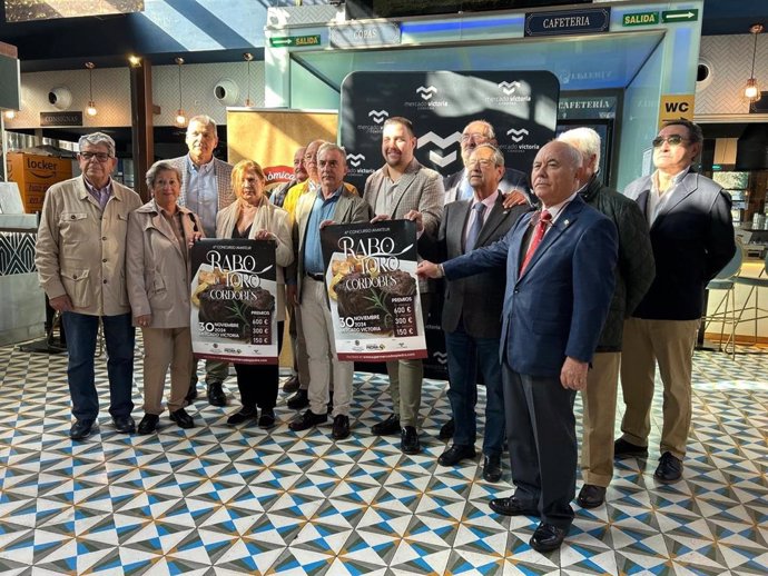 La Cofradía Gastronómica del Rabo de Toro Cordobés presenta el Concurso Amateur de Guiso del Rabo de Toro Cordobés a celebrar el día 30 de noviembre en el Mercado Victoria.