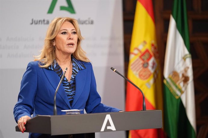 La consejera de Economía, Hacienda y Fondos Europeos y portavoz del Gobierno, Carolina España, durante la rueda de prensa. (Imagen de archivo)