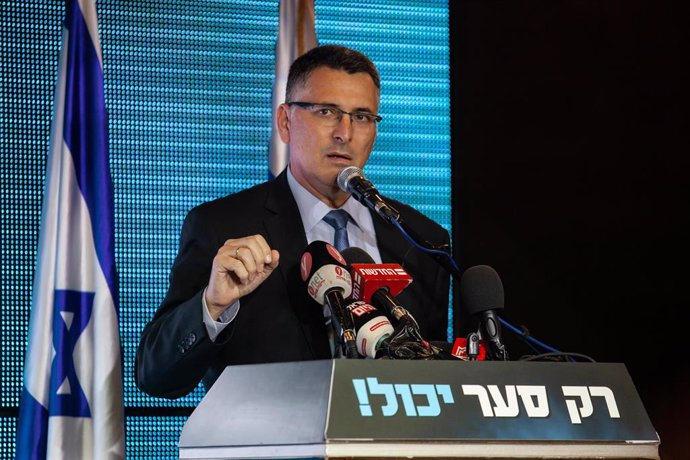 Archivo - HAIFA, Dec. 19, 2019  Senior Likud member Gideon Saar speaks to his supporters during a campaign event for the leadership of the Likud party in Haifa on Dec. 18, 2019. (JINI via Xinhua)