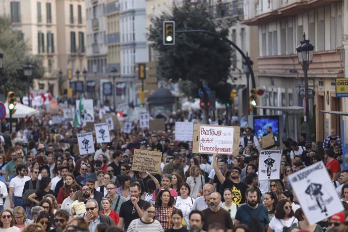 Imagen de la concentración por la vivienda celebrada este sábado en Málaga.