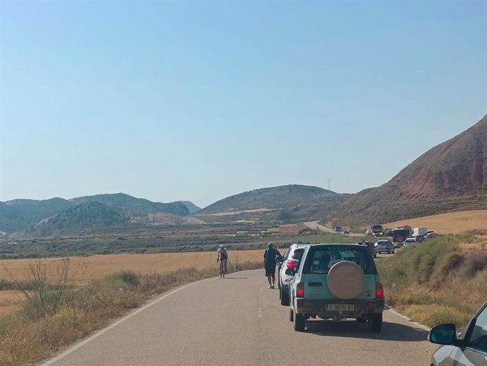 Tramo de la carretera autonómica A-2101 entre las localidades zaragozanas de Botorrita y Jaulín que es objeto de reforma desde este lunes y que el pasado mes de julio fue escenario de un accidente de tráfico que provocó la retención de la imagen. ,