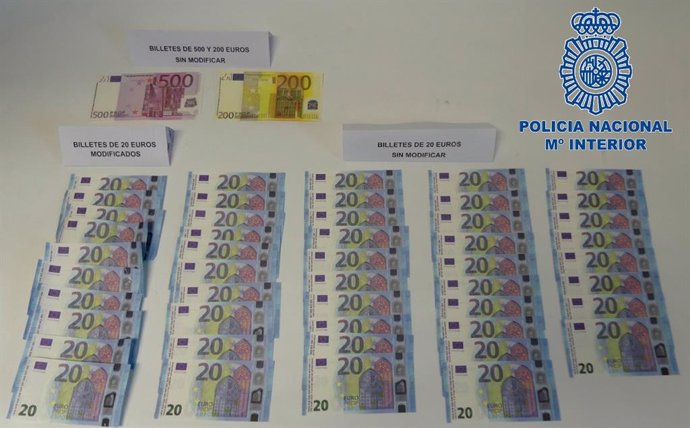 Archivo - Imagen de archivo de billetes falsos intervenidos por la Policía Nacional