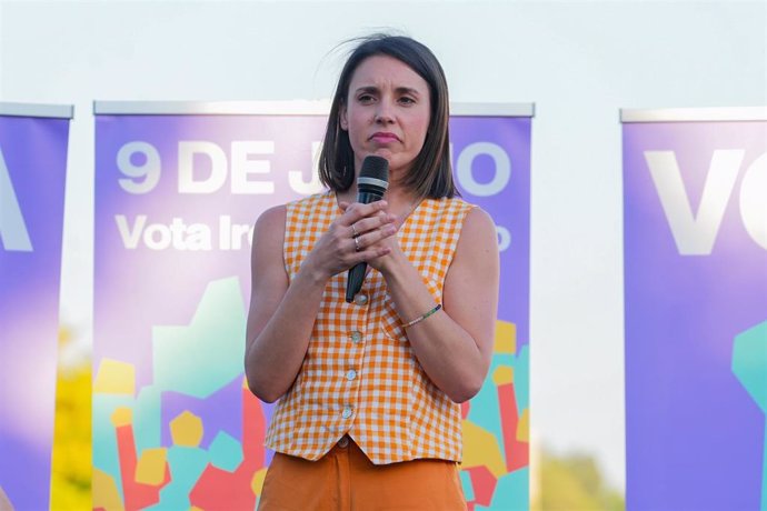 Archivo - La candidata de Podemos a las elecciones europeas, Irene Montero, durante un acto de campaña del partido, en el Muelle de la Sal, a 31 de mayo de 2024, en Sevilla, Andalucía, (España). 