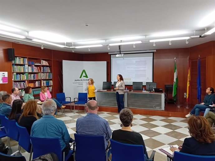 La Junta refuerza la atención a mujeres víctimas de violencia de género con problemas de adicciones.