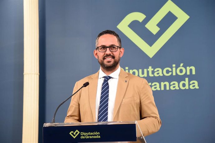 El diputado de Agua, Promoción Agraria y Medio Ambiente de la Diputación de Granada, Antonio Mancilla