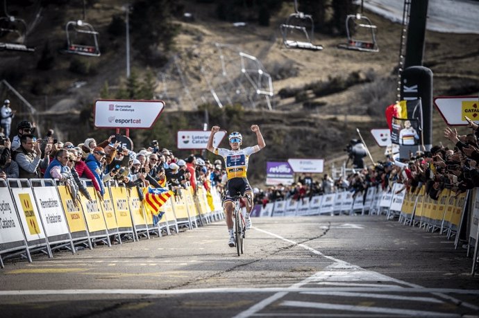 El ciclista belga Remco Evenepoel (Soudal Quick-Step) gana la etapa de la Volta a Catalunya 2023 con final en La Molina