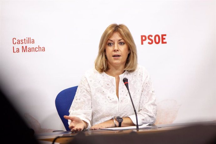 La portavoz del grupo socialista en las Cortes de Castilla-La Mancha, Ana Isabel Abengózar.