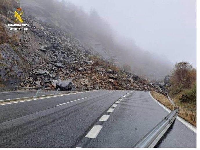 Argayo en la AP-66, Autopista del Huerna, a su paso por Lena.