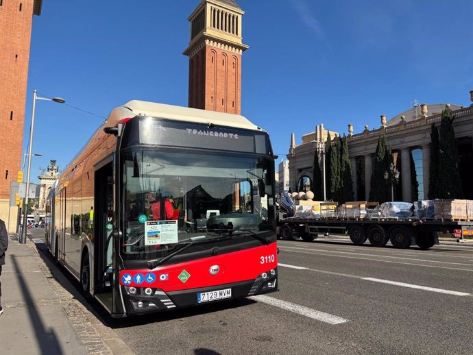 El primer bus articulado de hidrógeno verde que ha incorporado en su flota Transports Metropolitans de Barcelona (TMB)