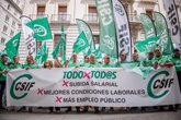 Foto: Miles de funcionarios protestan contra la "inactividad total y absoluta" del Gobierno en las negociaciones de Muface