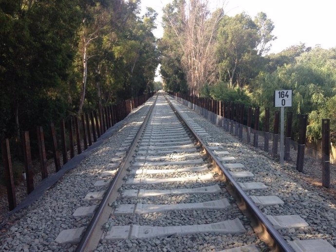 Vía del tren en el tramo Almoraima-Algeciras