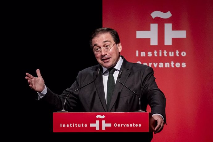 El ministro de asuntos Exteriores, Unión Europea y Cooperación, José Manuel Albares, en un acto este lunes en el Instituto Cervantes en Madrid.