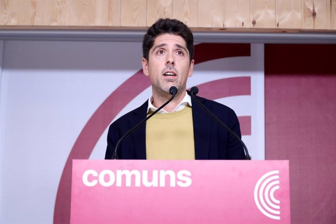 El portaveu dels Comuns en el Parlament, David Cid, en roda de premsa.