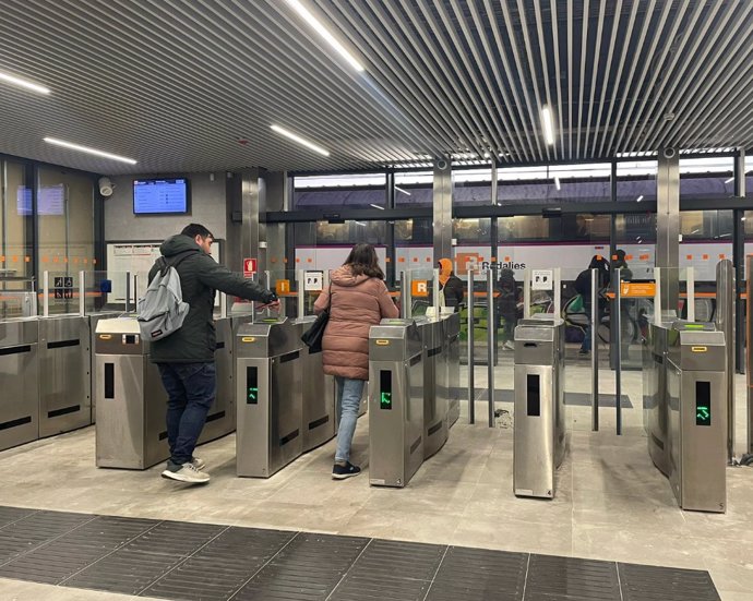 Archivo - La estación de Renfe de Mollet Sant Fost (Barcelona)