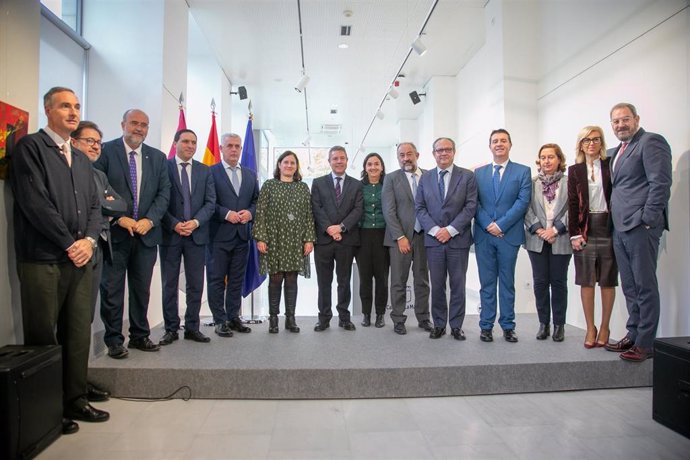 Firma del convenio de colaboración entre la Junta, la UCLM y las cinco Diputaciones Provinciales para el Máster Universitario en Gestión, Organización y Funcionamiento de las entidades locales.