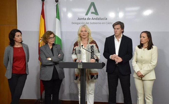 La delegada de la Junta de Andalucía en la provincia de Cádiz, Mercedes Colombo, presenta el 21 Congreso Nacional de la Asociación Española de Profesionales del Autismo (Aetapi) en la capital gaditana.