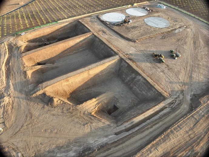 Obras de la construcción de la planta de La Calahorra, puesta en marcha por AGR Biogás.