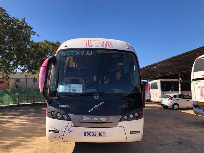 Un dels autobusos llançadora cap als polígons