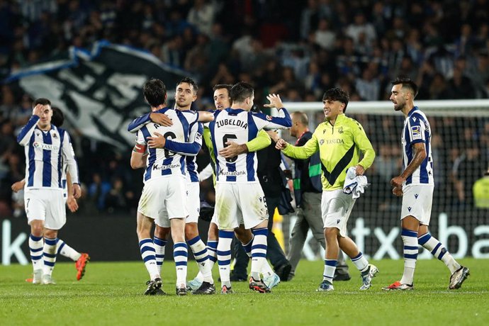 Players of Real Sociedad and Robert celebrate after winning the Spanish League, LaLiga EA Sports, football match played between Real Sociedad and FC Barcelona at Reale Arena stadium on November 10, 2024, in San Sebastian, Guipuzcoa, Spain.