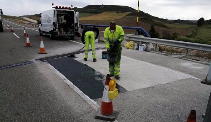 Trabajos del firme en la A15