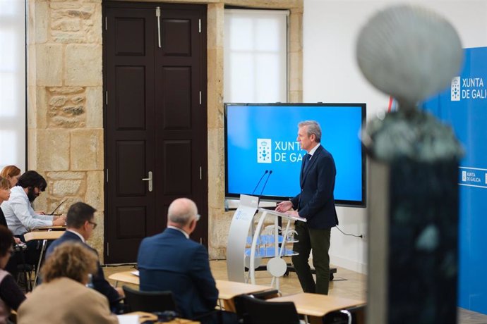 El presidente de la Xunta, Alfonso Rueda, tras el Consello celebrado en Noia (A Coruña).