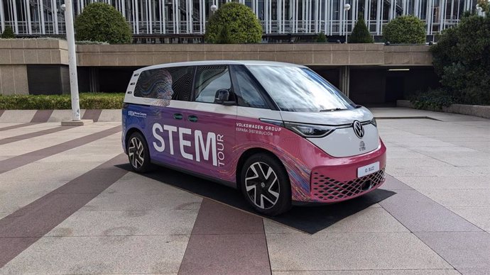 Archivo - Volkswagen Group España Distribución y STEM Women Congress presentan STEM Tour