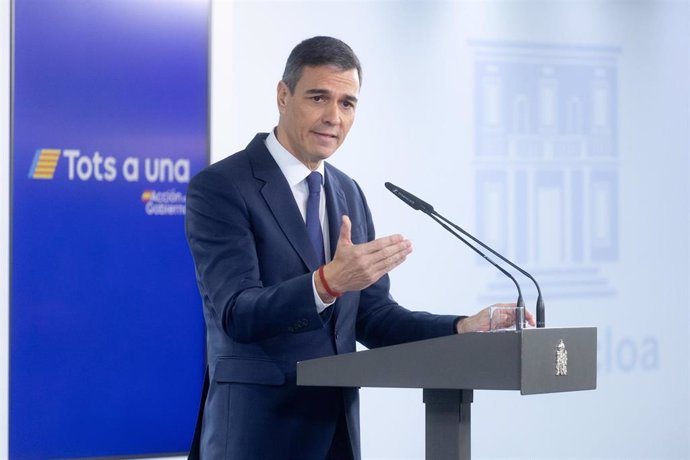 El presidente del Gobierno, Pedro Sánchez, durante una rueda de prensa posterior a la reunión del Consejo de Ministros, en el Palacio de La Moncloa, a 11 de noviembre de 2024, en Madrid (España)