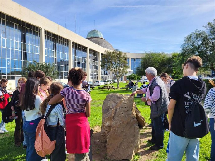 Estudiantes de Secundaria participando en la Semana de la Ciencia de la UCA