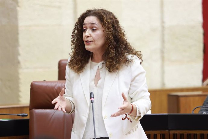 La portavoz del Grupo Por Andalucía, Inma Nieto, durante su intervención en la Sesión de Control al Gobierno con preguntas al presidente de la Junta de Andalucía. (Foto de archivo).