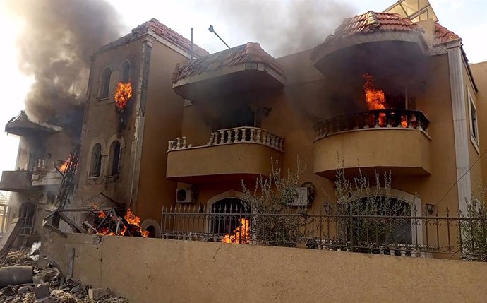 BEKAA, Nov. 11, 2024  -- This photo shows the damage caused by Israeli airstrikes in Bekaa, Lebanon, on Nov. 10, 2024.   At least 24 people were killed and several others injured on Sunday afternoon in Israeli airstrikes on southern and eastern Lebanon, L