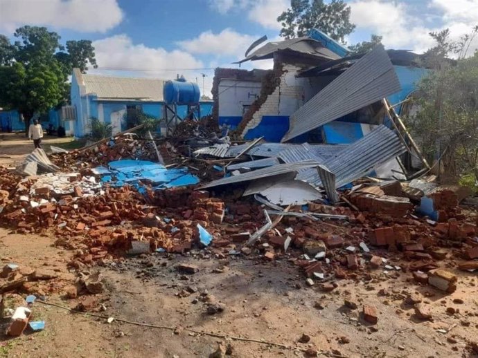 Archivo - Estación de policía dañada por un bombardeo de las RSF en El Fasher, en estado sudanés de Darfur del Norte