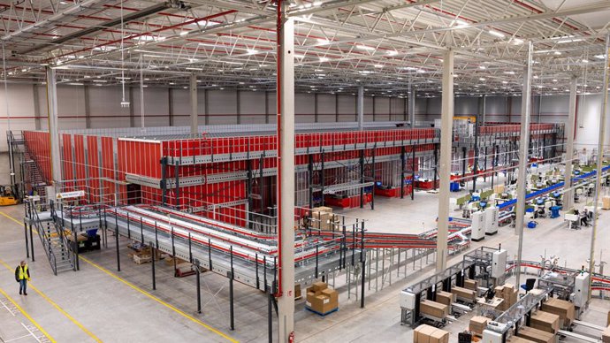 Texas Instruments' new 9,000 square meter product distribution center near Frankfurt enables fast, reliable delivery of TI semiconductors across Europe.