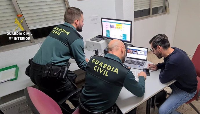 Imagen de archivo de agentes de la Guardia Civil.