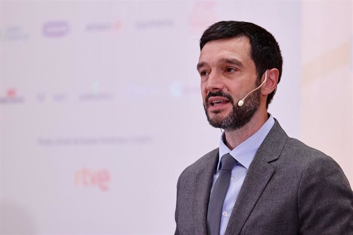 Archivo - Pablo Bustinduy attends during act of gratitude to the institutions by the Spanish Paralympic Team Paris 2024 at CSD building on September 10, 2024, in Madrid, Spain.