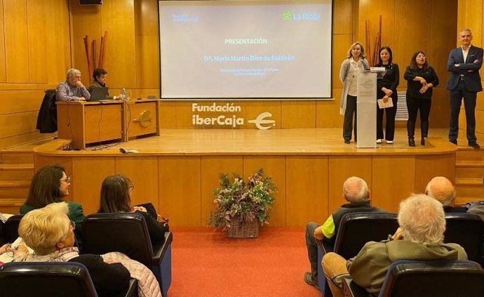 La consejera de Salud y Políticas Sociales, María Martín, ha inaugurado este martes, día 12, la XXII Jornada de Consumo para Personas Mayores en la que ha reafirmado el compromiso de Salud por la protección y defensa de los consumidores riojanos