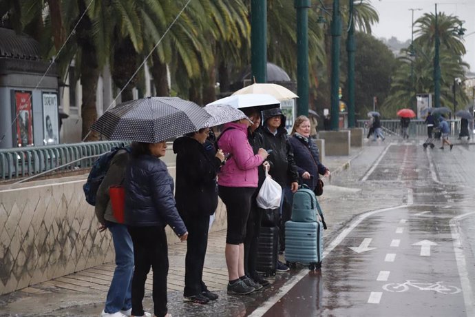 La Aemet activa aviso naranja por fuertes precipitaciones este próximo miércoles, 13 de noviembre, en la parte oriental de las comarcas de Sol y Guadalhorce, Axarquía y Antequera, mientras que la comarca de Ronda mantendrá aviso amarillo ese mismo día.