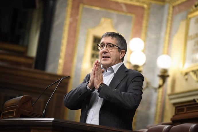 El portavoz de POSE, Patxi López, interviene durante una sesión plenaria en el Congreso de los Diputados, a 23 de octubre de 2024, en Madrid (España).