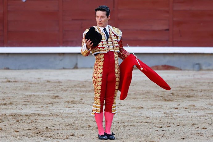 Archivo - Diego Urdiales en la plaza de toros de Las Ventas para primer festejo de la Feria de San Isidro a 10 de Mayo de 2024 en Madrid (España).