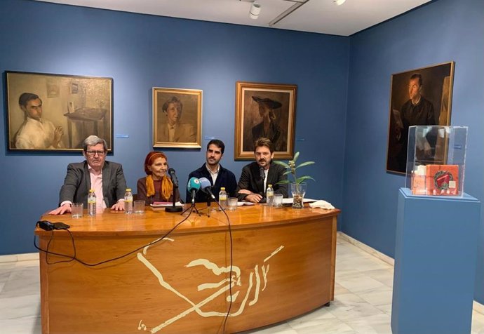 Presentación de la exposición de fotografías de Juan Guerrero, calificado por el poeta Federico García Lorca, como el 'Cónsul general de la poesía' de la Generación del 27, en el Museo Ramón Gaya