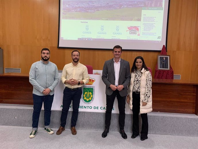 El vicepresidente de Inpro, Antonio Jesús Muñoz, en su visita a Camas