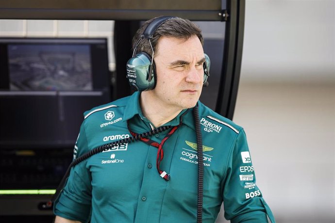 Archivo - El director técnico de Aston Martin, Dan Fallows, en el GP de Baréin 2023.