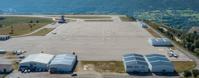 Archivo - Aeropuerto de Andorra-la Seu d'Urgell (Lleida).