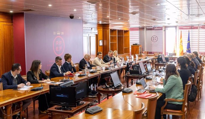 Reunión del comité de crisis del fútbol español por la DANA.