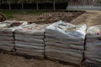 Aldaia coloca sacos en el entorno del barranco como "muro de contención" ante una nueva DANA