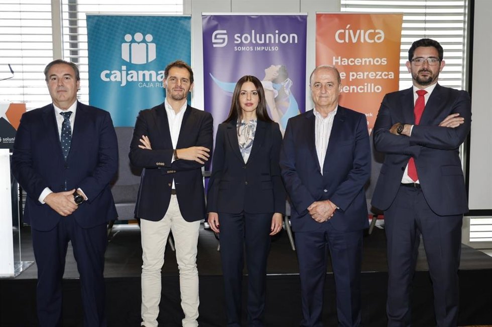 Miguel Sebastián y Albert Rivera destacan la importancia de un modelo turístico sostenible para Baleares.