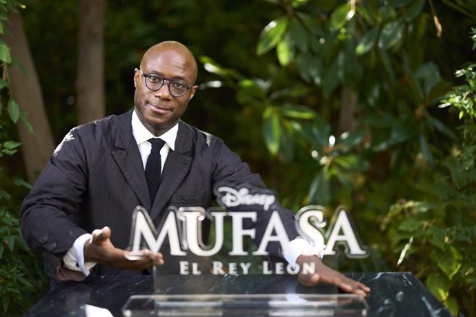 Barry Jenkins dirige 'Mufasa', precuela de El Rey León, y compara su historia con la de Laimne Yamal y Nico Williams