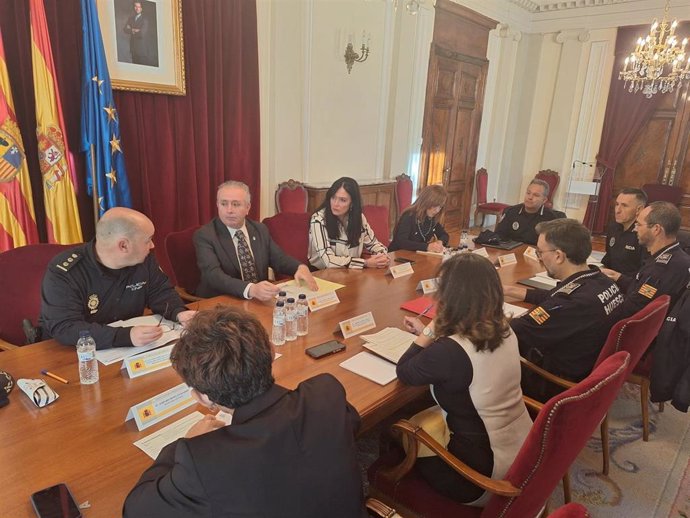 Reunión entre la Delegación del Gobierno y el Ayuntamiento de Huesca.