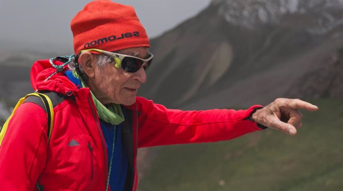 El alpinista Carlos Soria volverá a subir la cumbre del Manaslu en la cordillera del Himalaya en Nepal 50 años después.